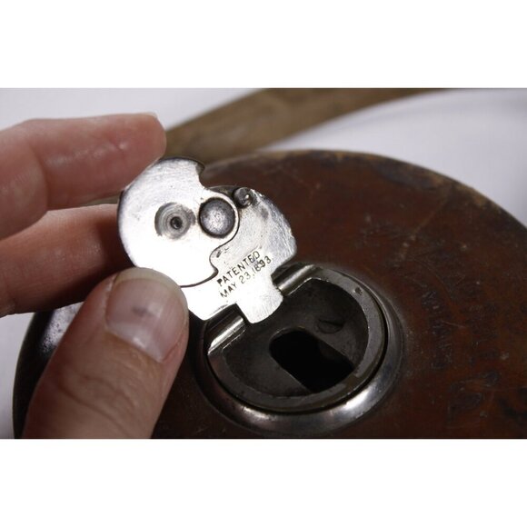 Antique leather carpenters tape measure 50ft Lufkin Rule Co / Hughes-Owen Co Ltd - Picture 2 of 10